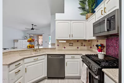 7633 W Foothill Drive, Peoria, AZ 85383 - Photo 22
