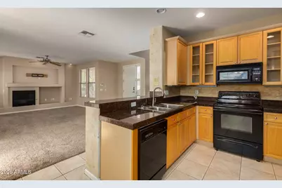 13746 W Cypress Street, Goodyear, AZ 85395 - Photo 8