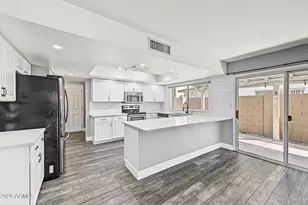 10222 N 52nd Dr, Glendale, AZ 85302 - Photo 14