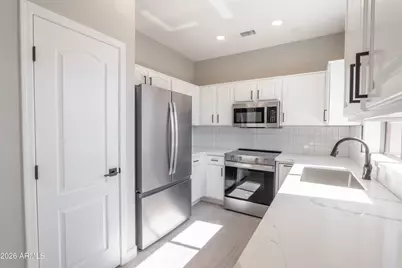 19241 N Emerald Cove Way, Surprise, AZ 85387 - Photo 6