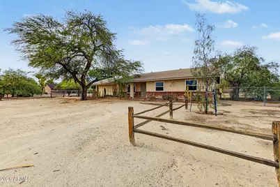 22614 W Hammond Drive, Buckeye, AZ 85326 - Photo 6