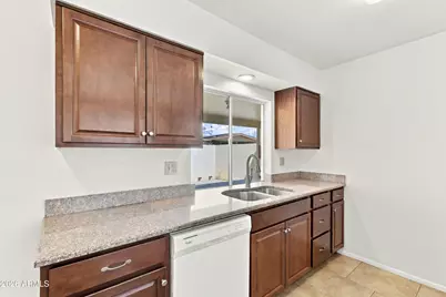 10915 W Santa Fe Drive, Sun City, AZ 85351 - Photo 6