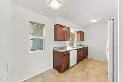 10915 W Santa Fe Drive, Sun City, AZ 85351 - Photo 10