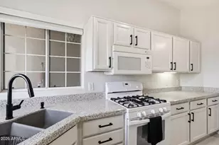 11666 W Yucca Ct, Surprise, AZ 85378 - Photo 10