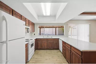 852 E Acapulco Lane, Phoenix, AZ 85022 - Photo 14