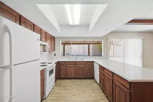 852 E Acapulco Ln, Phoenix, AZ 85022 - Photo 14