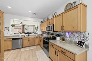 215 S 191st Dr, Buckeye, AZ 85326 - Photo 6