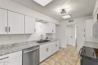 12214 N Augusta Drive, Sun City, AZ 85351 - Photo 10