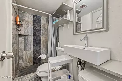 2512 N 48th Drive N, Phoenix, AZ 85035 - Photo 8