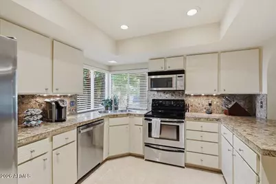1001 E Aire Libre Avenue, Phoenix, AZ 85022 - Photo 6