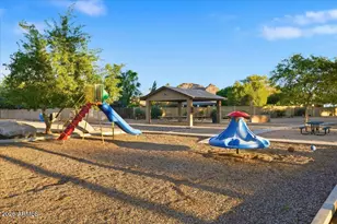 1001 E Aire Libre Ave, Phoenix, AZ 85022 - Photo 32