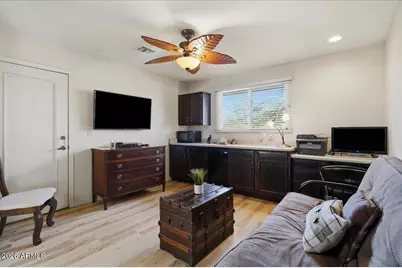 1001 E Aire Libre Avenue, Phoenix, AZ 85022 - Photo 12