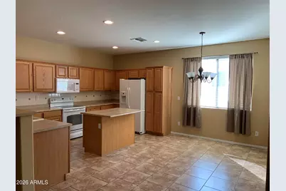 15246 W Jefferson Street, Goodyear, AZ 85338 - Photo 2