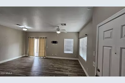 9533 N 82nd Avenue, Peoria, AZ 85345 - Photo 4
