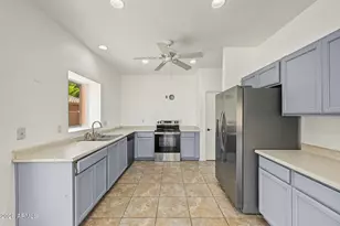 10842 W Carlota Ln, Peoria, AZ 85373 - Photo 8