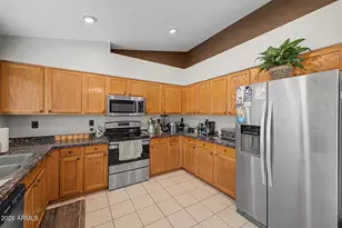 981 S Canal Dr, Gilbert, AZ 85296 - Photo 10