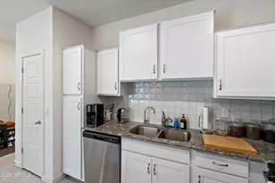 2257 W Echo Ln, Phoenix, AZ 85021 - Photo 14