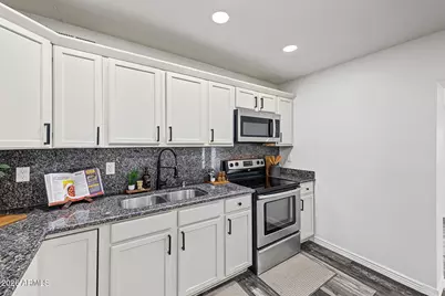 8221 N 31st Avenue, Phoenix, AZ 85051 - Photo 10