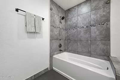 8221 N 31st Avenue, Phoenix, AZ 85051 - Photo 16