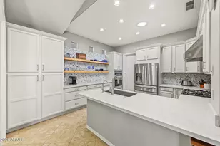 8163 N 13th Wy, Phoenix, AZ 85020 - Photo 12