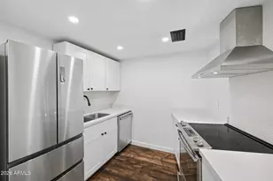 385 W Pierson St, Phoenix, AZ 85013 - Photo 16