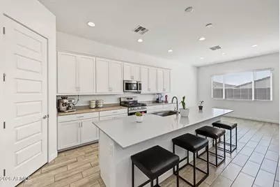 17599 W Victory Street, Goodyear, AZ 85338 - Photo 10