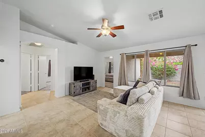 725 E Long Avenue, Buckeye, AZ 85326 - Photo 4