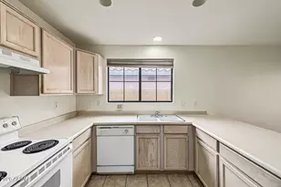 3357 E Blackhawk Dr, Phoenix, AZ 85050 - Photo 10