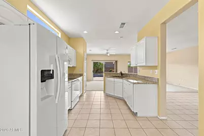 18373 N Shimmer Lane, Surprise, AZ 85374 - Photo 4