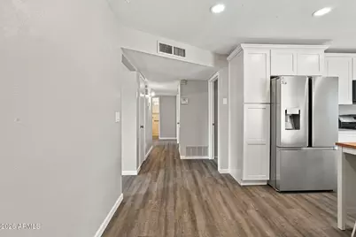 218 W Beautiful Lane, Phoenix, AZ 85041 - Photo 6