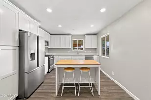 218 W Beautiful Ln, Phoenix, AZ 85041 - Photo 1