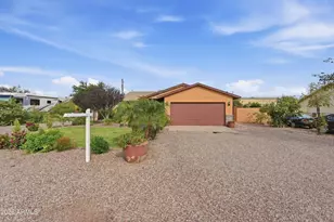 723 S Saguaro Dr, Apache Junction, AZ 85120 - Photo 1
