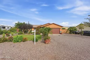 723 S Saguaro Dr, Apache Junction, AZ 85120 - Photo 2