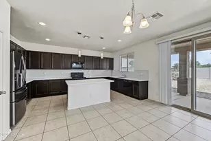 15854 W Mauna Loa Ln, Surprise, AZ 85379 - Photo 8
