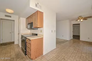 21002 N Welk Dr, Sun City, AZ 85373 - Photo 4