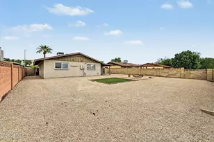 817 E Cheryl Dr, Phoenix, AZ 85020 - Photo 36