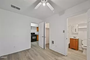 2102 W Adams St, Phoenix, AZ 85009 - Photo 14