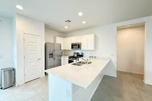 38114 N Front Runner Ln, San Tan Valley, AZ 85140 - Photo 4