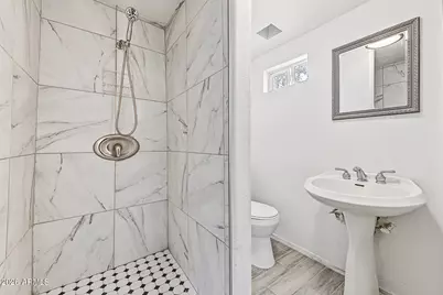 2418 E Mobile Lane, Phoenix, AZ 85040 - Photo 14