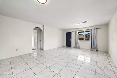 2418 E Mobile Lane, Phoenix, AZ 85040 - Photo 6