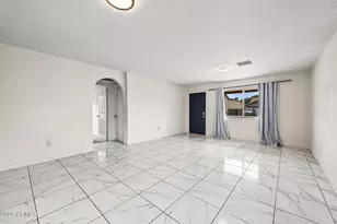 2418 E Mobile Ln, Phoenix, AZ 85040 - Photo 6