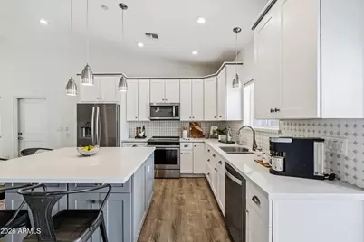 8522 E Vernon Avenue, Scottsdale, AZ 85257 - Photo 2