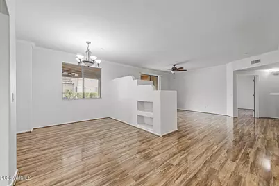 955 E Knox Road #109, Chandler, AZ 85225 - Photo 4