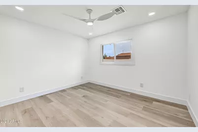 7727 W Weldon Avenue, Phoenix, AZ 85033 - Photo 18