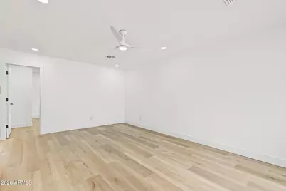 7727 W Weldon Avenue, Phoenix, AZ 85033 - Photo 8