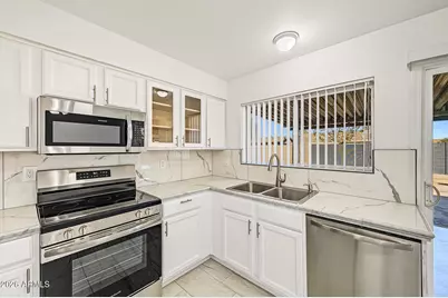 2535 N 50th Drive, Phoenix, AZ 85035 - Photo 8