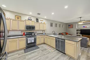 281 W Brooks St, Gilbert, AZ 85233 - Photo 14