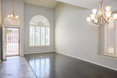 8710 E Pinchot Avenue, Scottsdale, AZ 85251 - Photo 2