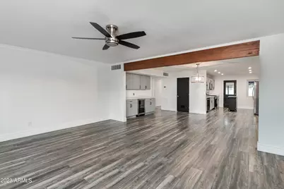 8719 E Rancho Vista Drive, Scottsdale, AZ 85251 - Photo 10