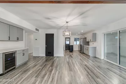 8719 E Rancho Vista Drive, Scottsdale, AZ 85251 - Photo 14